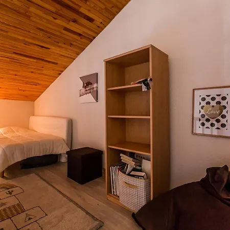 Duplex 3 Pieces Renove Avec Balcon, Proche Pistes Et Commerces A Montchavin *